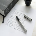 Pluma Estilográfica Grip 2011 M Plateado Faber-Castell